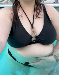 1469083097_summer-vibes-in-winter-enjoying-the-beautiful-tropical-w_2.mp4