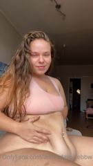 187637650_bellyplay-with-this-piggy-thanks-to-my-feeder-carlos-for-h_0.mp4