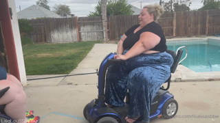 339968530_fatemmastoned-and-i-had-so-much-fun-on-these-scooters-can_8.m4v