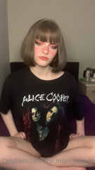226305619_ahegao-and-squishy-face_2.m4v