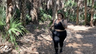 314481761_out-on-curvage-now-only-5-99-for-a-limited-time-laur_0.mp4