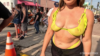 20230323-Breaking_necks_in_this_outfit..__1_495061010378399744_494995939614797824.mp4