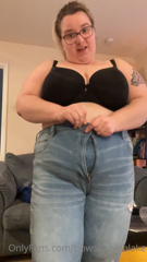 130709111_tried-on-my-size-22-jeans-that-just-arrived-in-the-mail-re_0.m4v
