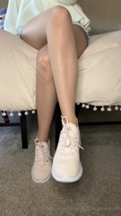 724729338_up-close-shoe-play-soles_1.m4v