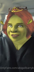 439843009_tip-here-if-you-want-me-to-dress-up-l8ke-princess-fiona_0.m4v