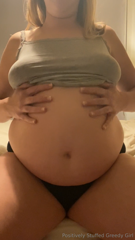 1095406890_im-getting-rounder-and-rounder-what-do-you-think_0.mp4