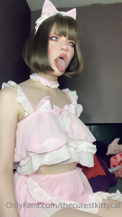 235652184_showing-you-inside-of-my-mouth_0.m4v