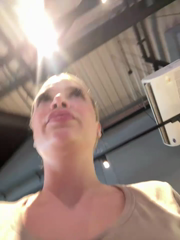Girl-Mia_2026-05-08_03-10-40_653.mp4