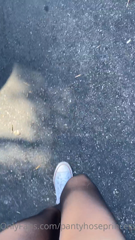 52621147_i-just-had-3-older-men-stare-at-me-and-one-guy-actually-trip_0.m4v