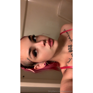 babyjayye_Pretty_in_pink_😚🫶🏽_4313862269.jpeg