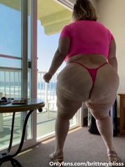 437305654_twerk_0.mp4