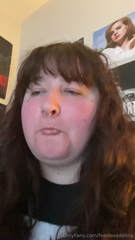 1478624851_swipe-to-watch-me-munching-on-today-s-lunch_1.mp4