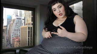 1350261141_the-bosss-fattening-ordersthe-heavier-you-get-the-higher-y_2.mp4