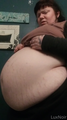 88446178_im-looking-forward-to-a-very-fat-new-yeari-will-be-posting_1.m4v