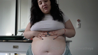 1400990537_piggy-freya-preps-a-feast-for-five-or-just-herself-its-ti_2.mp4