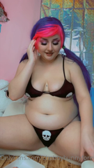 102693473_bunny-eats-as-many-donuts-as-she-can-until-shes-so-full-she_0.m4v