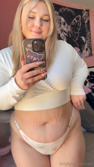1813841933_do-i-look-good-in-white_2.mp4