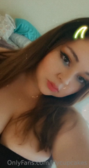 557587279_all-ive-been-doing-lately-is-eating-and-looking-cute_0.m4v