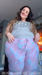 1433837885_feeling-all-fat-and-comfy-and-soft-at-home-in-my-pjs-which_0.mp4