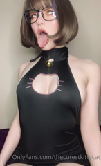 235636042_catgirl-dress-ahegao-and-feet_2.m4v