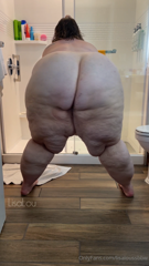 1716699255_my-jiggly-rippling-fat-ass-is-so-mesmerizing-i-normal_0.mp4