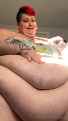 1684492383_this-exclusive-11-minute-eating-wg-chat-belly-rubbing-vid_0.mp4