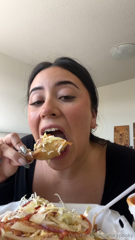1417369721_this-stuffing-video-is-packed-with-lots-of-angles-for-you-to_0.mp4