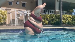 41755063_look-at-that-bikini-wobble-yall_0.m4v