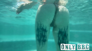 mazikeensynn in Bikini Plays and fucks BBC.mp4