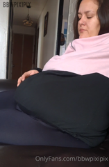 695492103_imagine-walking-into-my-house-and-finding-a-ball-of-fat-on-t_0.mp4