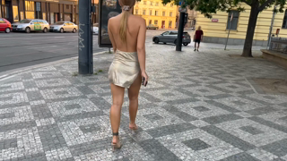 Gold Dress [0b9fe342].mp4