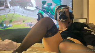 385083552_im-online-right-now-dm-me-and-lets-play-allllll-night_0.m4v