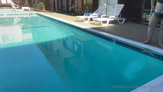 1170198165_swimming_0.mp4