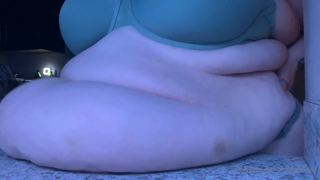 1772503937_big-fat-belly-flopping-fat-chat_0.mp4