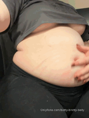1549385246_feedee-gf-sends-you-a-video-of-her-heavy-swollen-stuffed-g_0.mp4