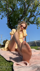 320779100_a-little-nylon-worshipping-never-hurt_0.m4v