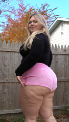 1474985643_which-is-your-favorite-pink-strawberries-or-cheetah-shorts_9.mp4