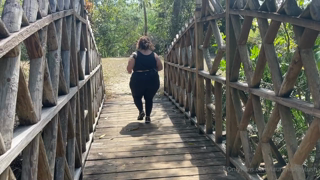 312560057_just-in-case-you-were-wondering-how-an-obese-girl-runs_0.mp4