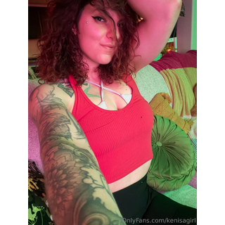 kenisagirl_2484477221_source (2).png
