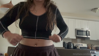970265766_a-lil-fat-chat-type-of-video-about-stretched-out-clothing-3_0.mp4