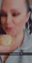 76461637_i-had-my-first-mince-pie-today-happy-1st-december_2.m4v