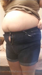 313016828_april-9th-another-big-kfc-stuffing-i-m-starting-to-become_11.m4v