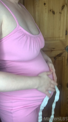 635067088_9-weeks-measurements-cum-watch-my-9week-pregnancy-up_0.m4v
