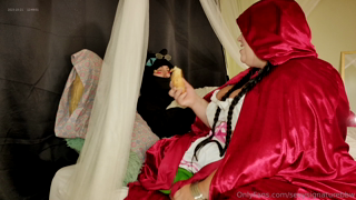 1175492323_red-riding-hood-vore-custom-in-4k-with-jiggle0jo-as-the-wo_0.mp4