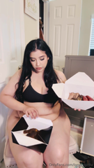 1676515742_soooo-much-delicious-food-i-want-to-work-up-to-5-big-meal_0.mp4
