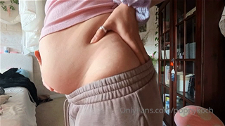 1220795044_fulllllll-belly-from-yesterday-tip-this-post-get-this-bo_2.mp4