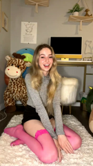 327006721_stream-started-at-05-18-2022-02-08-am-comments-decided-what_0.mp4