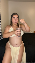 1246206689_chocolate-shake-belly-stuffing_0.mp4