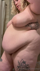 909703591_came-home-from-the-bar-very-hungry-and-horny_0.m4v