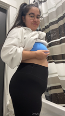 1267547455_my-belly-in-these-leggings_0.mp4